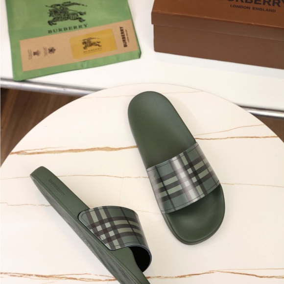 Burberry Women's Vintage Check Slippers
